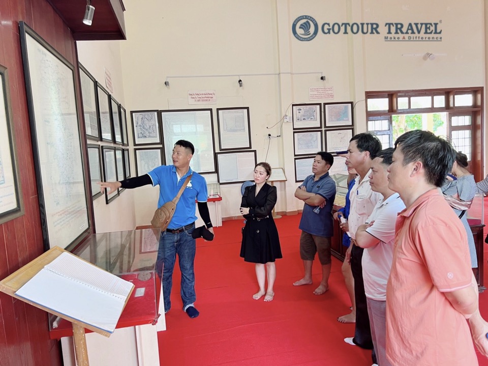 Đoàn khách Gotour tham quan bảo tàng Hải đội Hoàng Sa - Tour đảo Lý Sơn